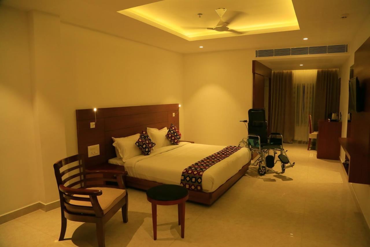 Hotel Victoria International Kattappana Exterior photo