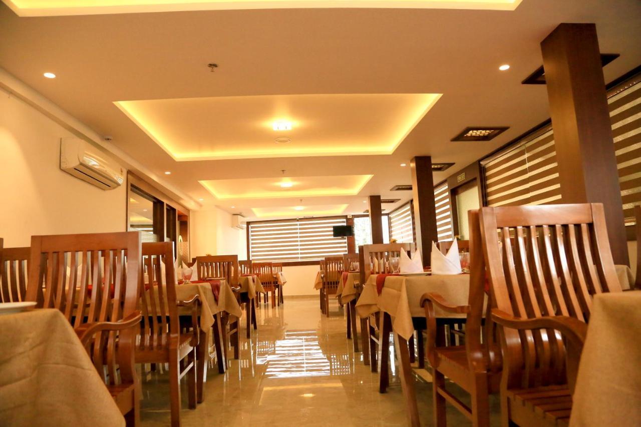 Hotel Victoria International Kattappana Exterior photo