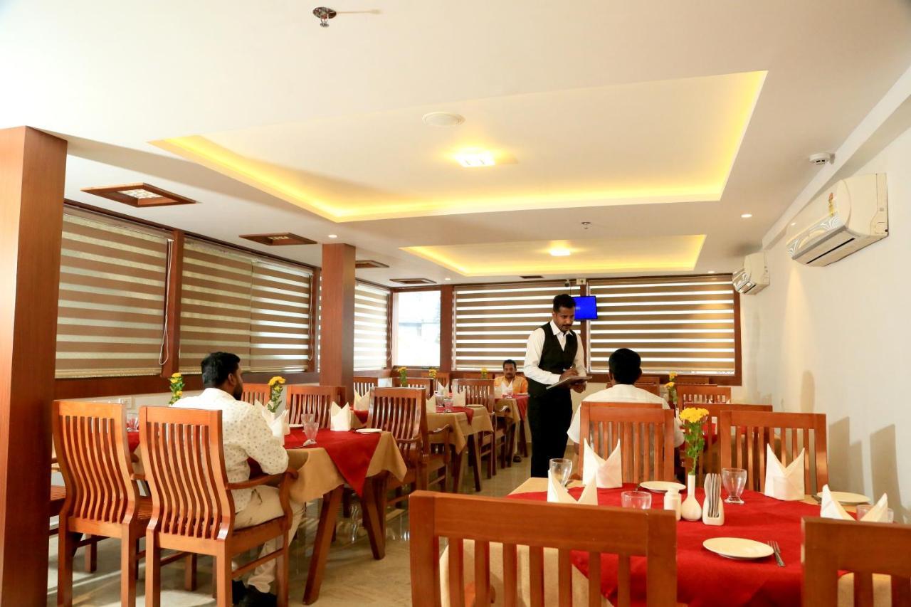 Hotel Victoria International Kattappana Exterior photo