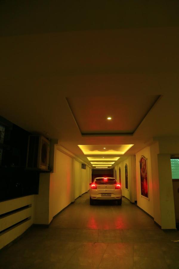 Hotel Victoria International Kattappana Exterior photo