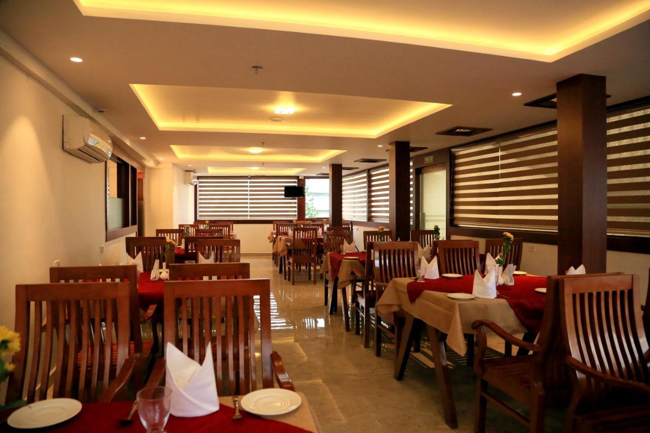 Hotel Victoria International Kattappana Exterior photo